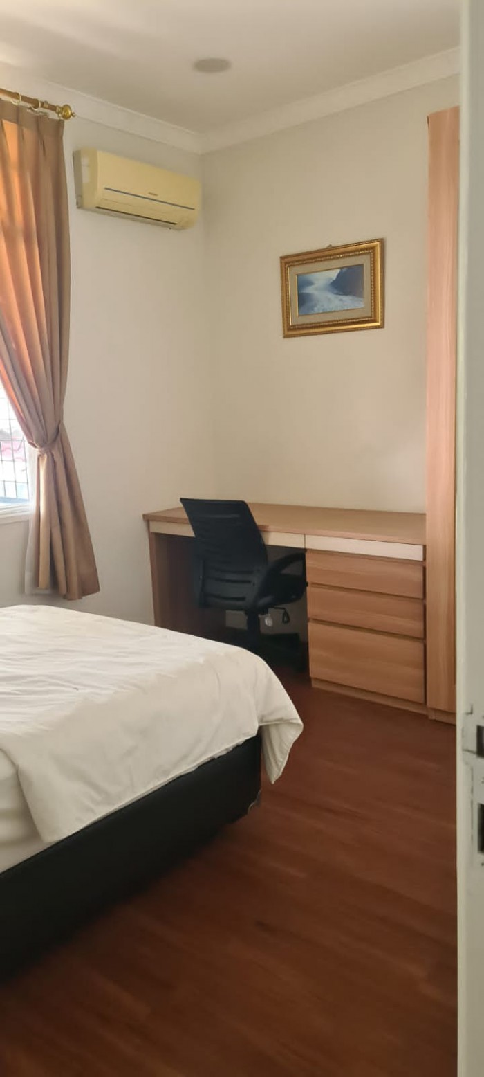 Rumah Disewakan di Taman Beverly Lippo Cikarang